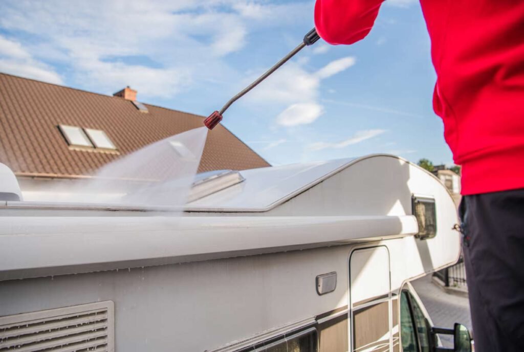 Ratgeber: Caravan und Wohnmobil winterfest machen